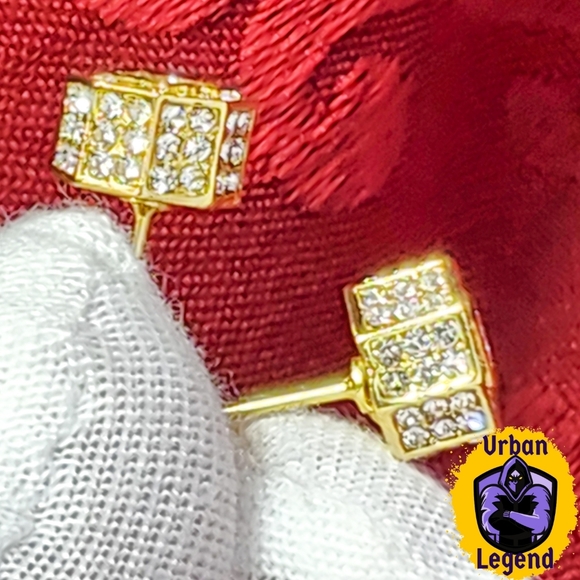 *NEW!* 14K Gold Mens Micropave Earrings - Picture 3 of 8